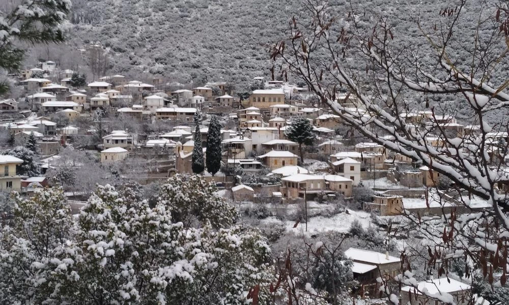 Μετεωρολόγοι μιλούν για λευκά Χριστούγεννα με χιόνια και τσουχτερό κρύο